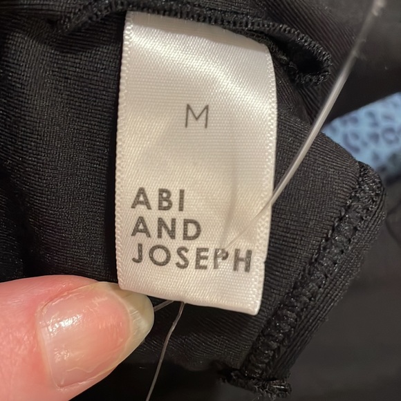 NWT ABI AND JOSEPH Run Swim High Support Sports Bra. Medium - Picture 8 of 9